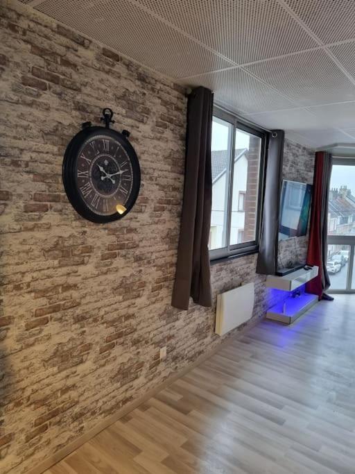 Cosy Loft - Calais Apartment Екстериор снимка